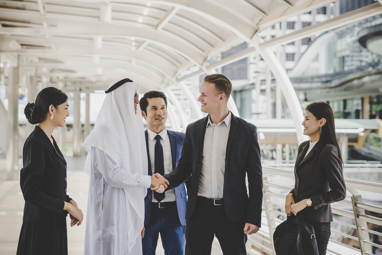 Business Etiquette in the United Arab Emirates: A Practical Guide for International